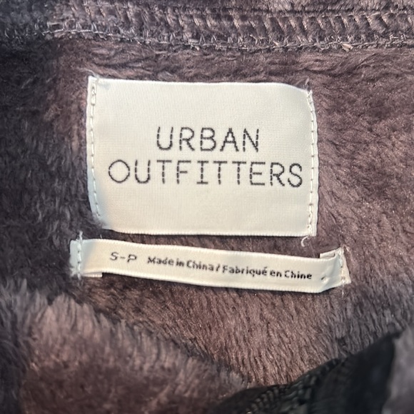 Urban Outfitters cropped fuzzy quarter zip - Picture 4 of 4